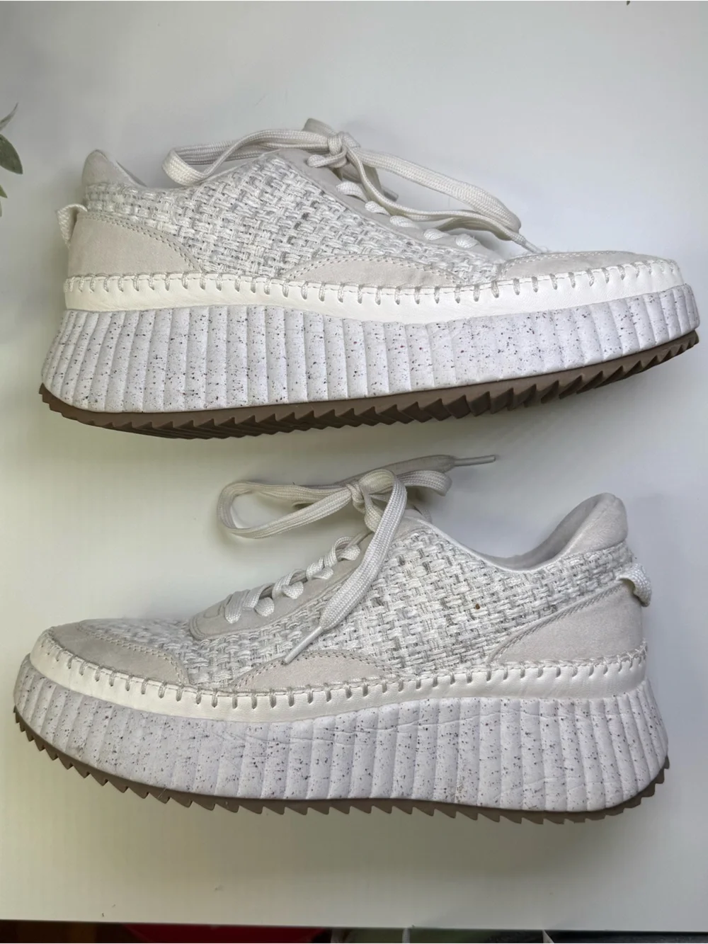 Universal Thread platform sneakers